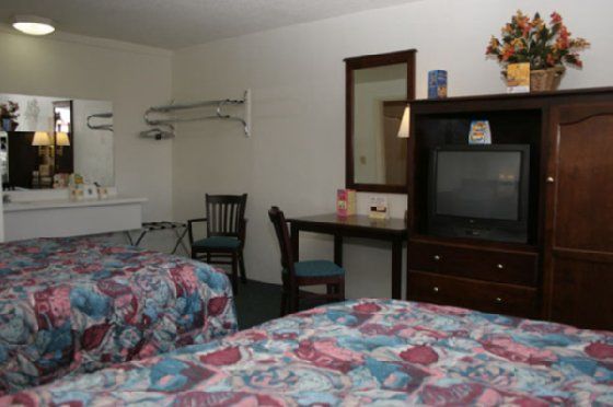 Kings At The Park & Convention Center Motel 2*